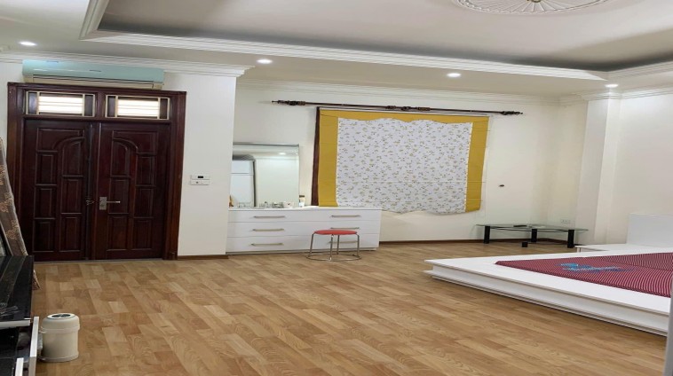 Cho thuê nhà ngõ kinh doanh Spa, Cà Phê Nguyễn Chí Thanh - Đống Đa - 50m - 4 tầng - 25 triệu
